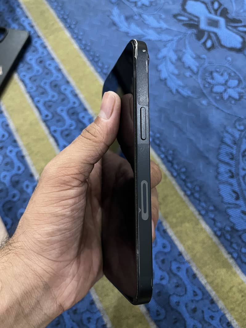 Apple iPhone 13 1