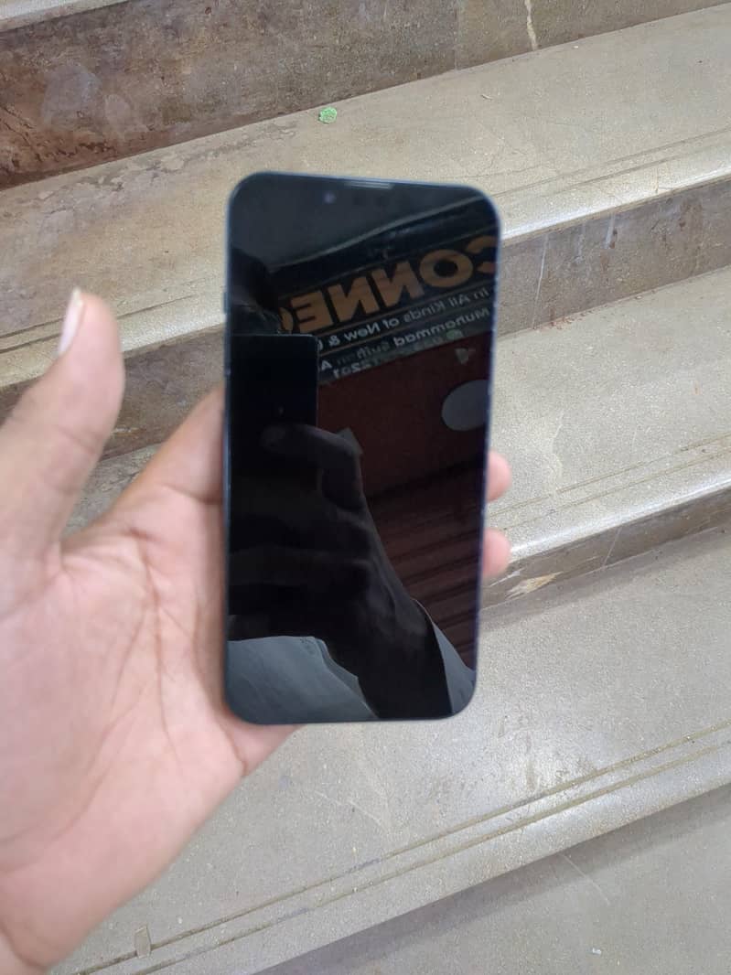 Apple iPhone 13 1