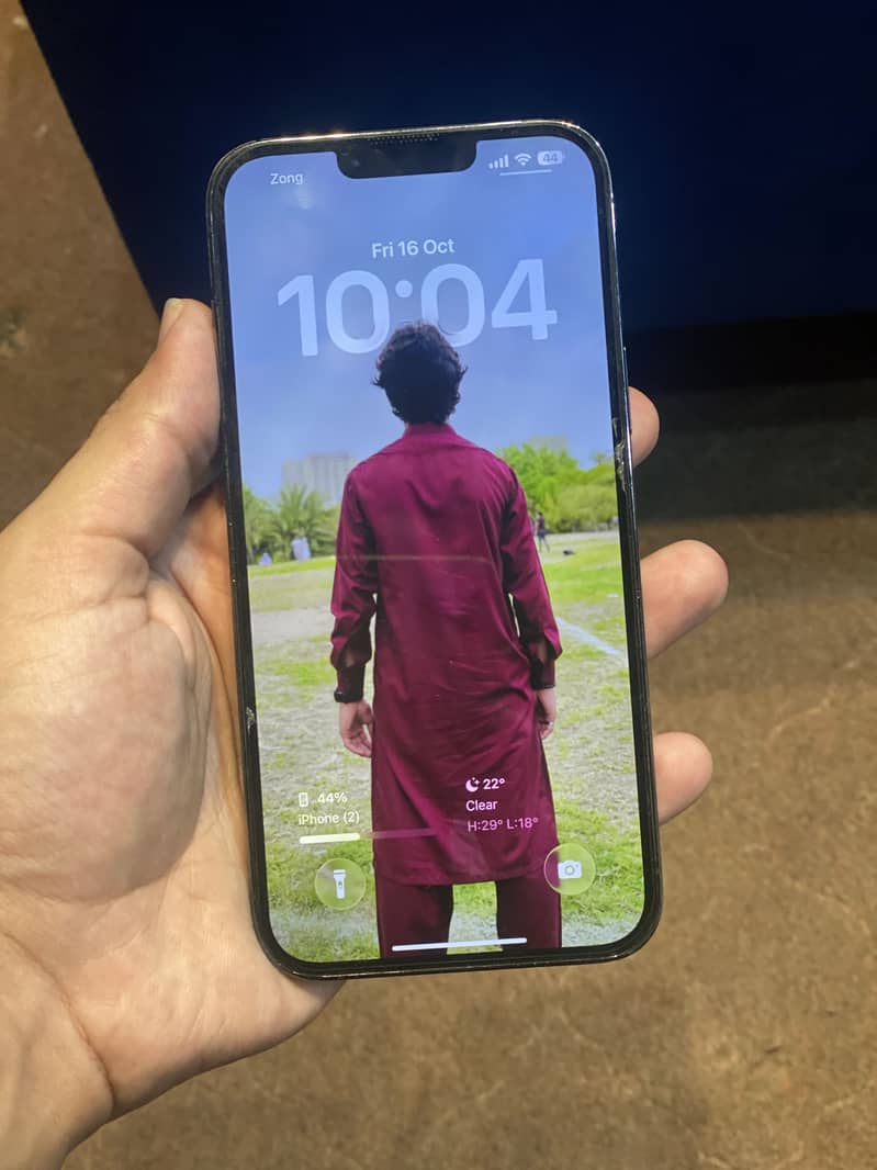Apple iPhone 13 Pro Max 4