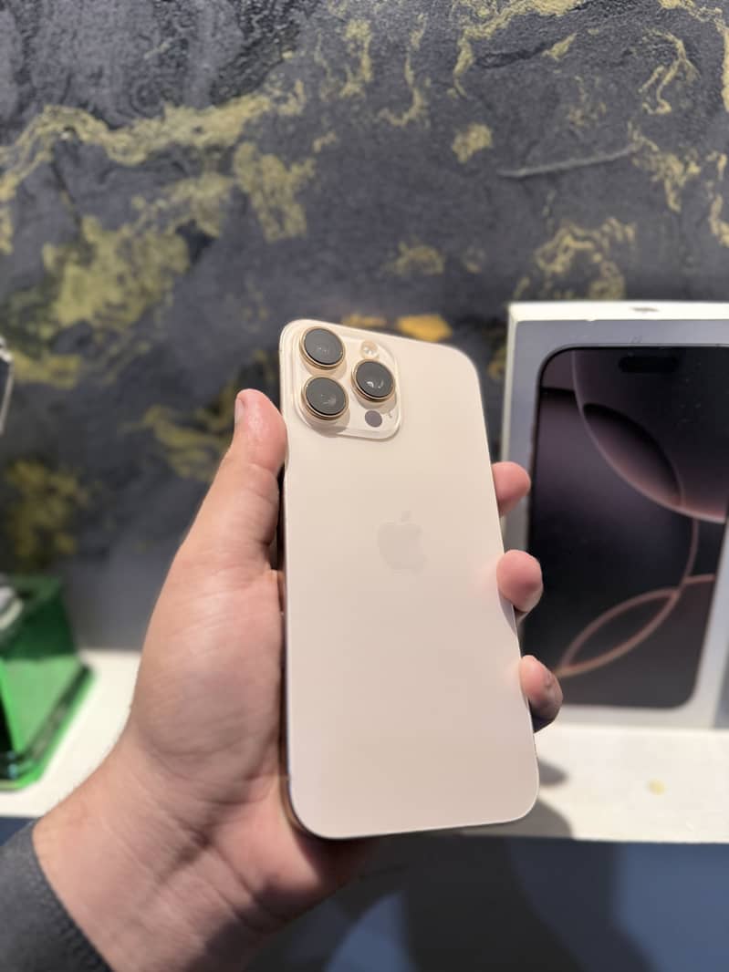 Apple iPhone 16 Pro Max 1