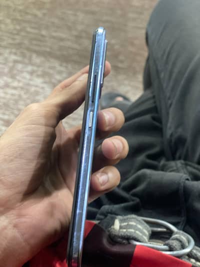 Vivo V21