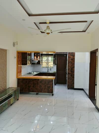 I SELL 5 MARLA BRAND NEW HOUSE IN BAHRIA ORCHARD LAHORE C-BLOCK. PRIME LOCATION ALL FACILITIES ARE NEARBY ON WALKING DISTANCE