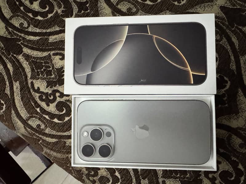 Apple iPhone 16 Pro 0