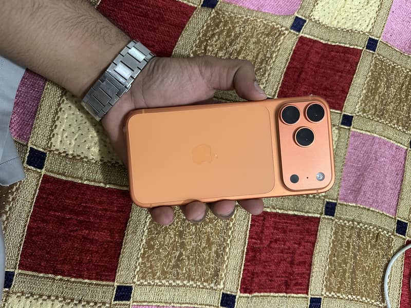 Apple iPhone 17 Pro Max 0