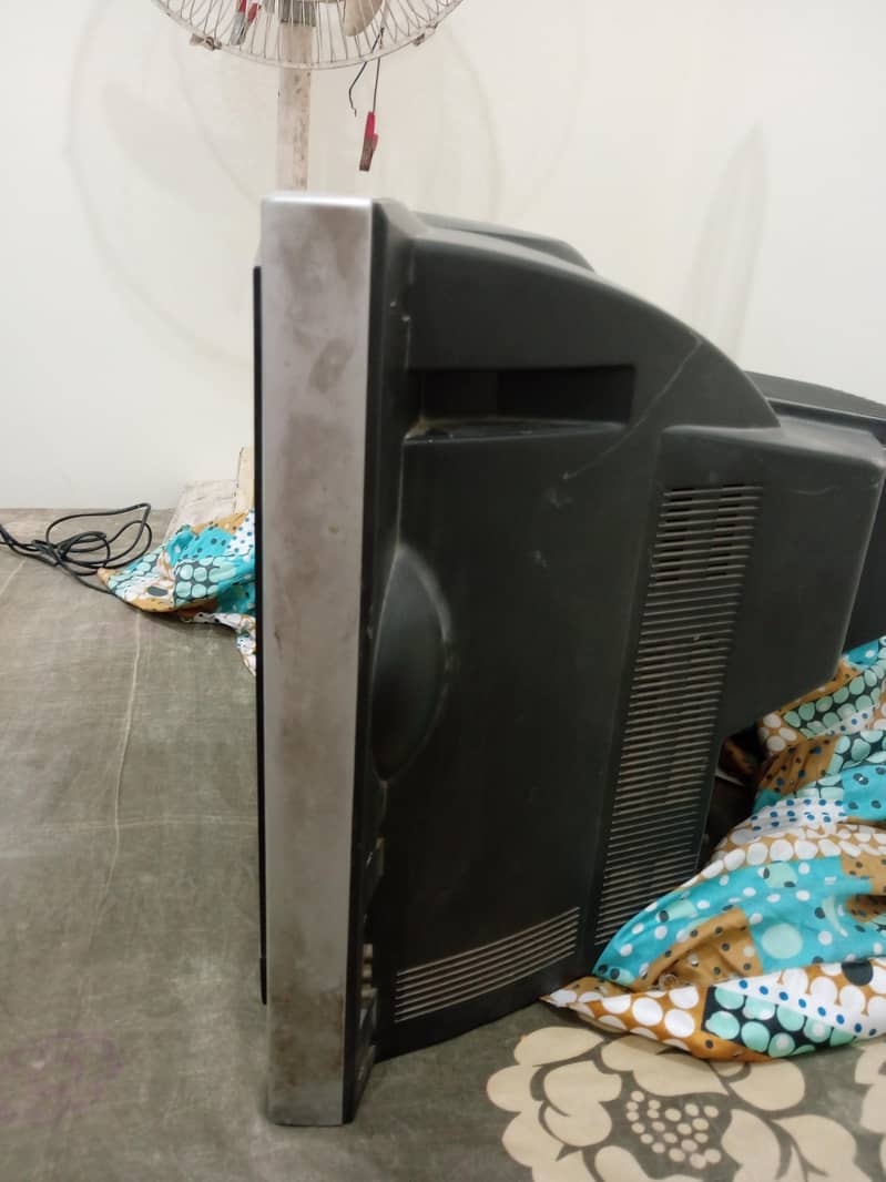 T. v full size 0