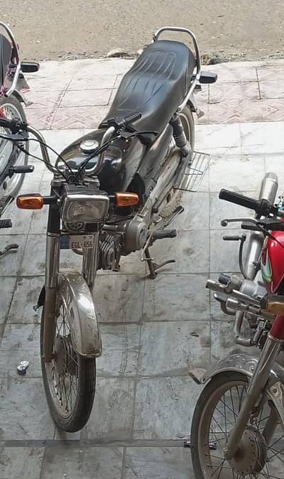 bht saf use hay or koi Kam nai ho nay wala