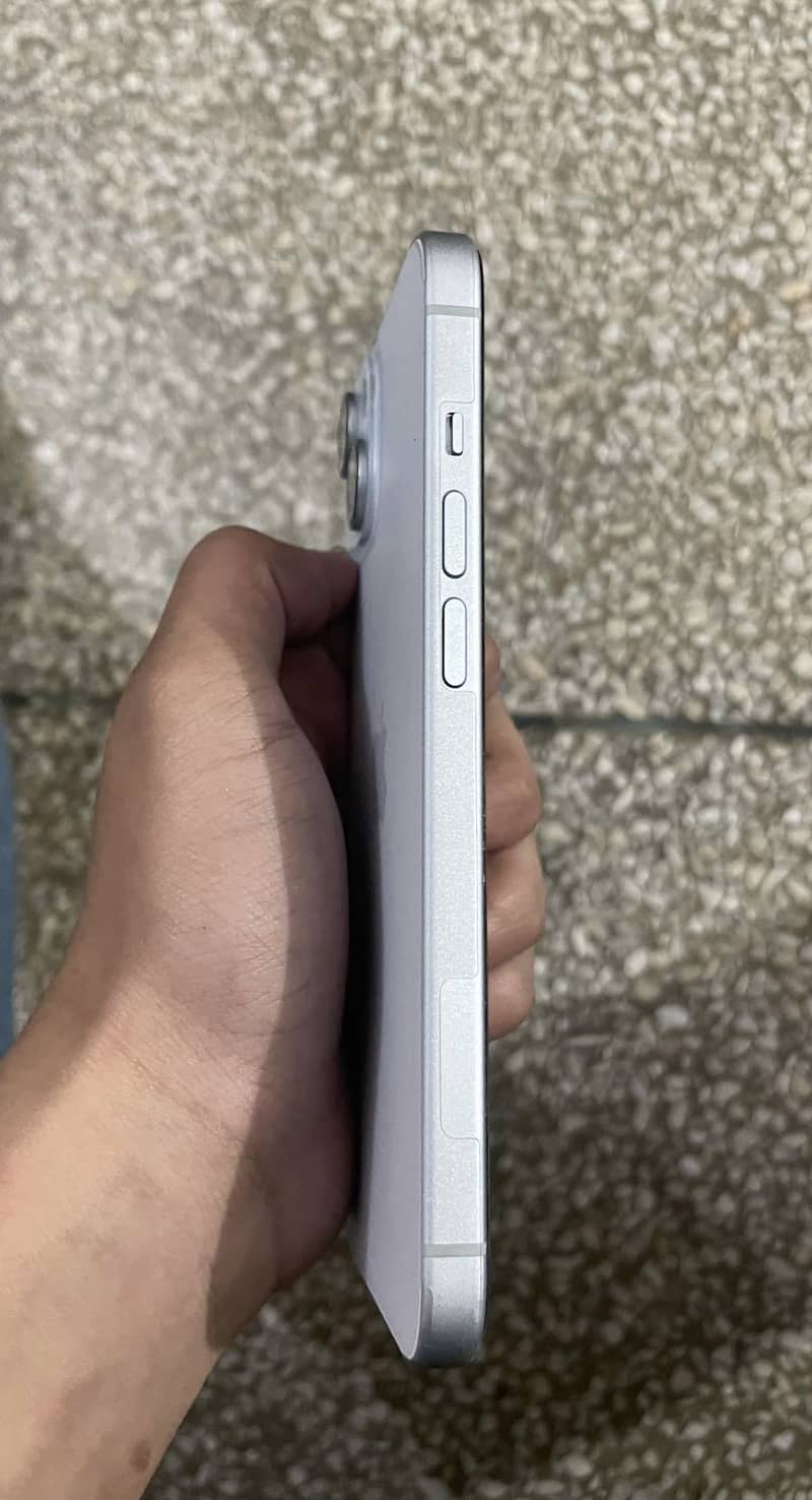 Apple iPhone 15 7
