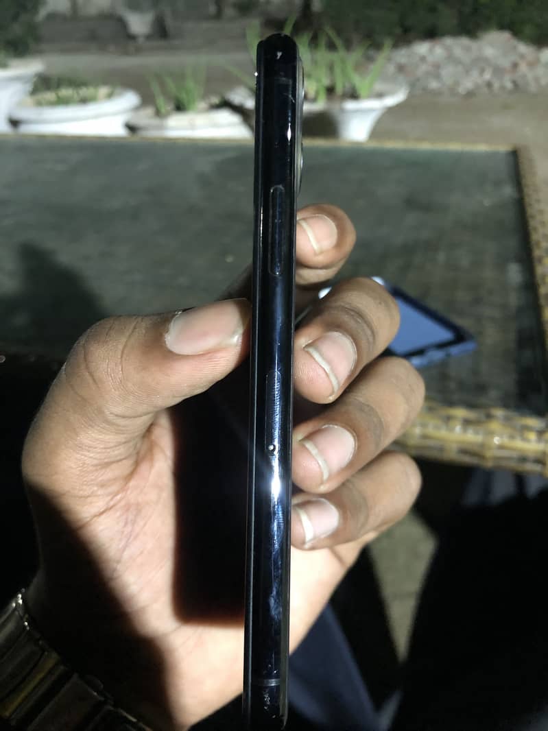 Apple iPhone 11 Pro 2