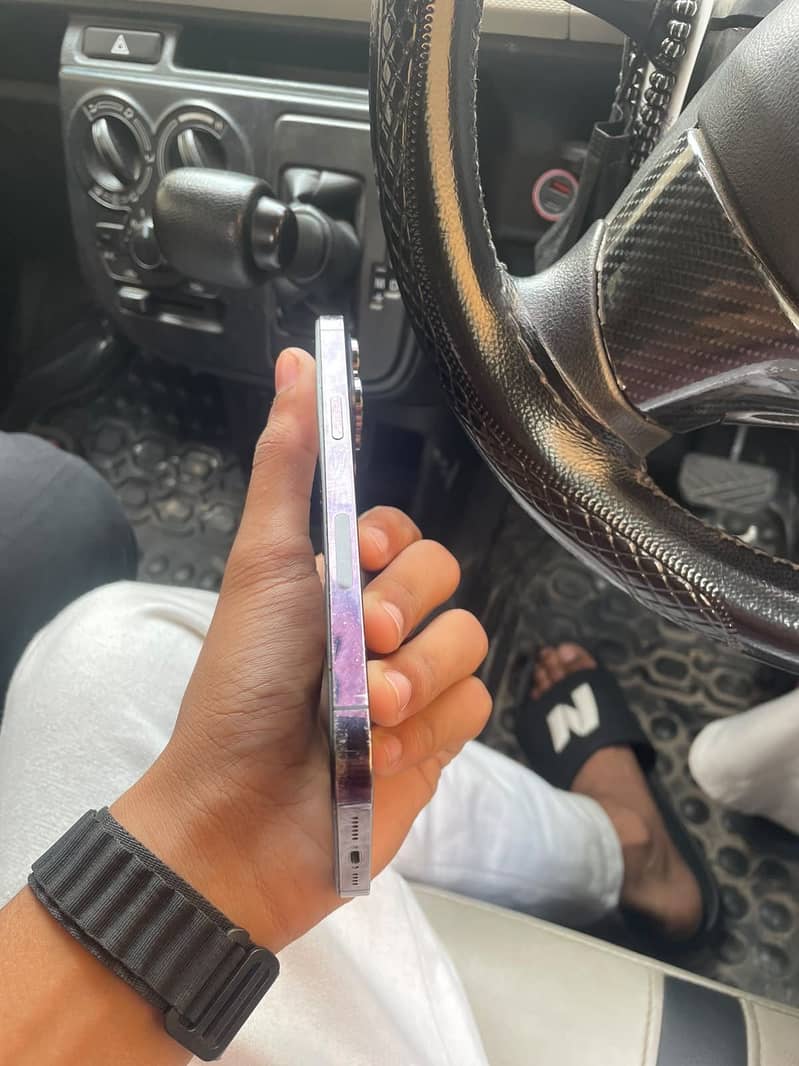 Apple iPhone 14 Pro Max 2