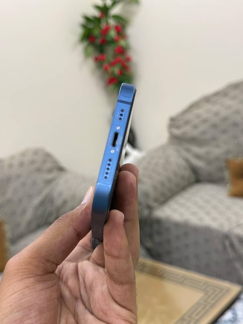 Apple iPhone 13 3