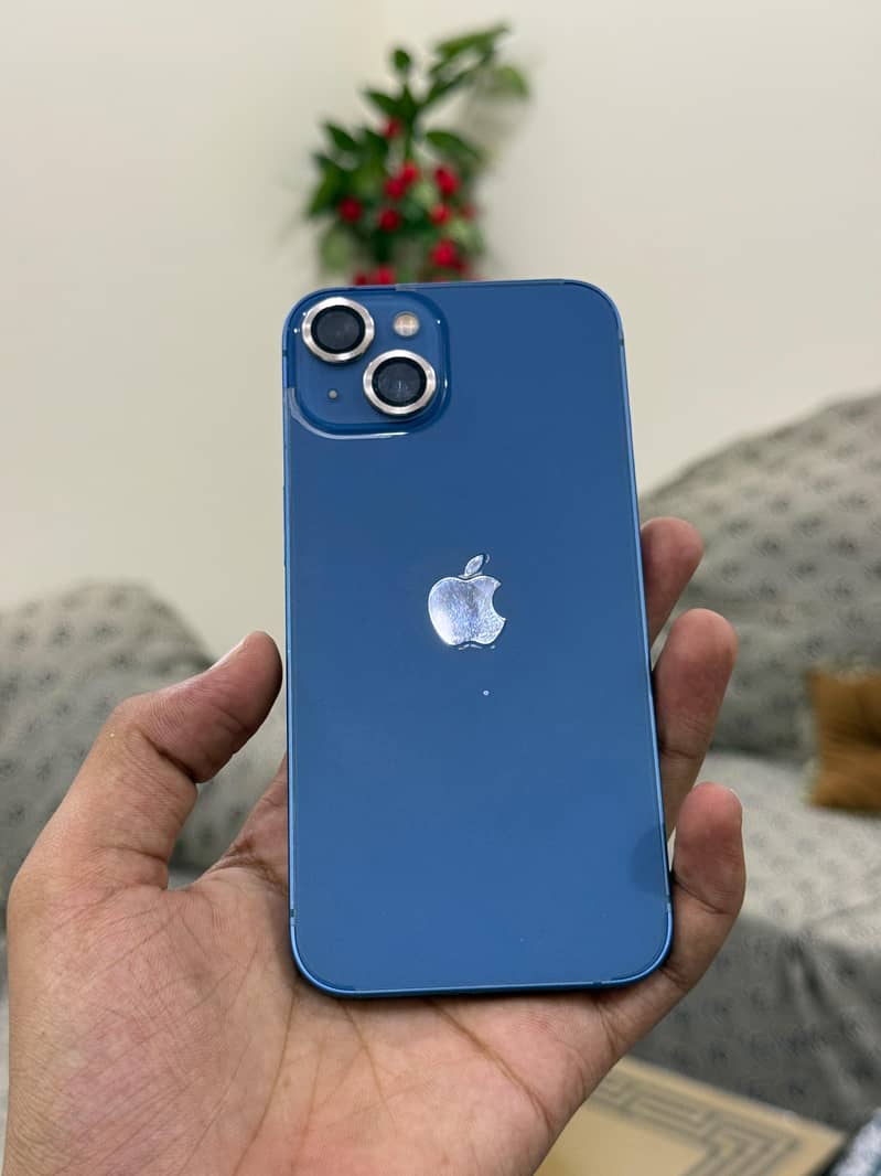 Apple iPhone 13 4