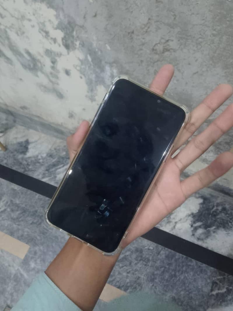 Apple iPhone 11 Pro Max 1