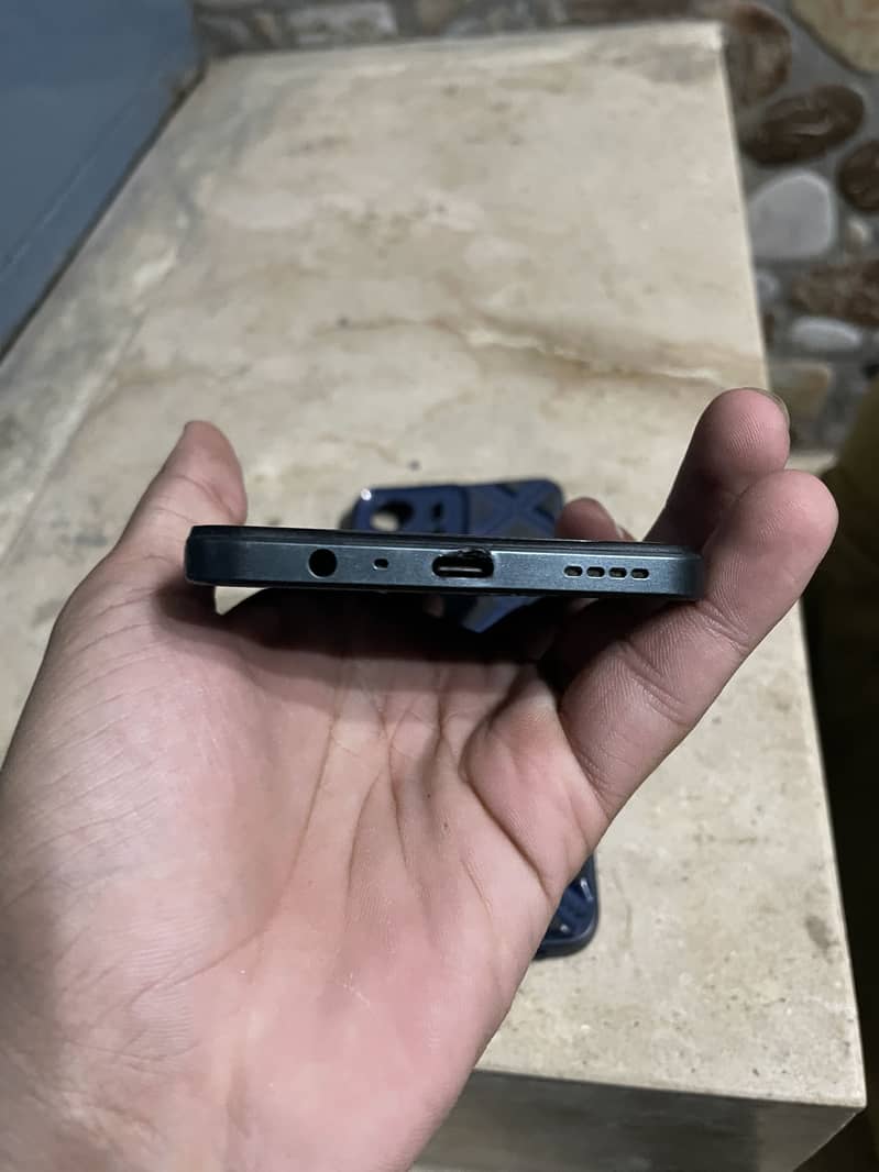 Realme C71 3
