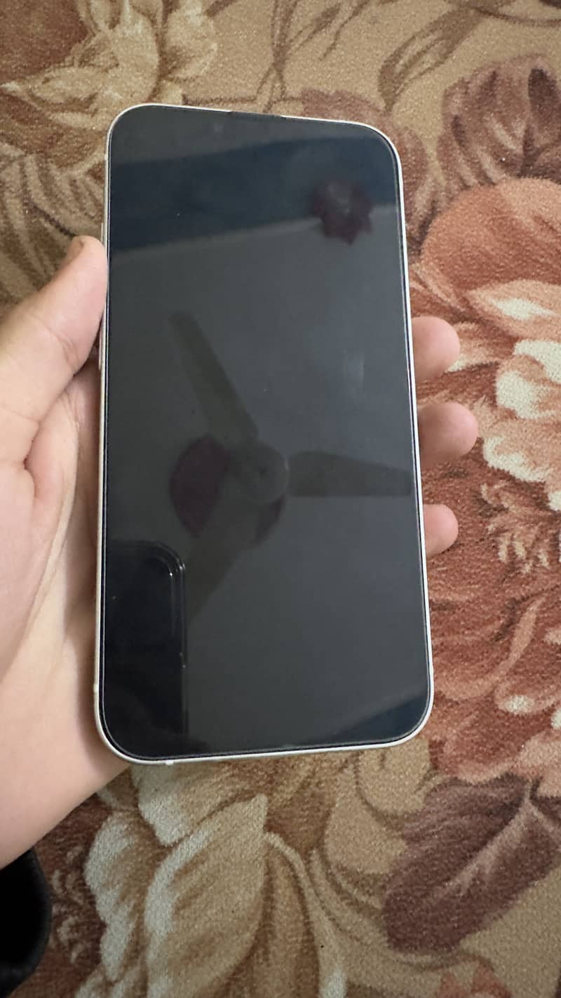 Apple iPhone 13 2
