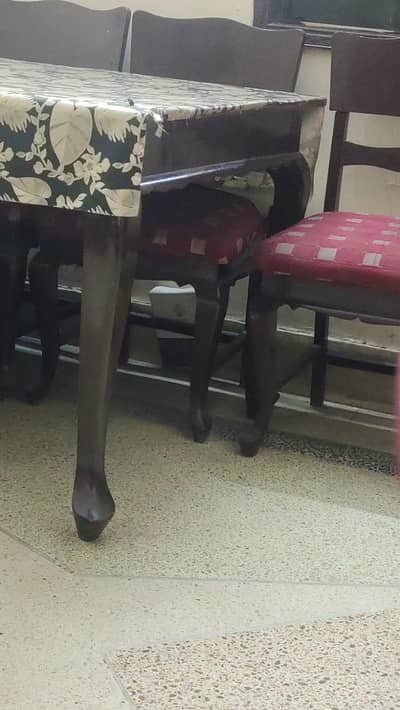 dinning table with 5 chairs