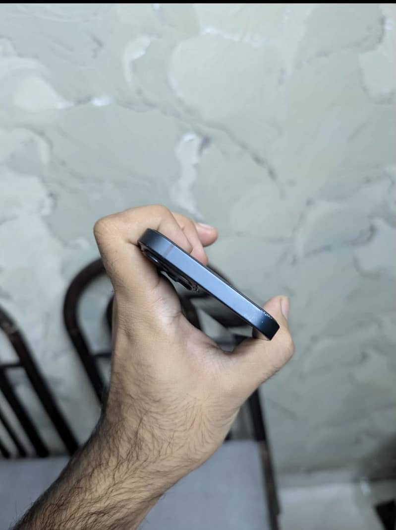 Apple iPhone 13 3