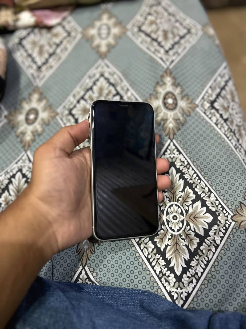 Apple iPhone 11 1