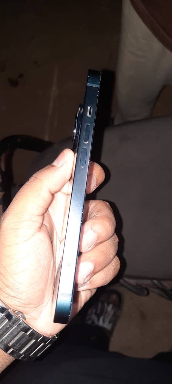 Apple iPhone 13 3