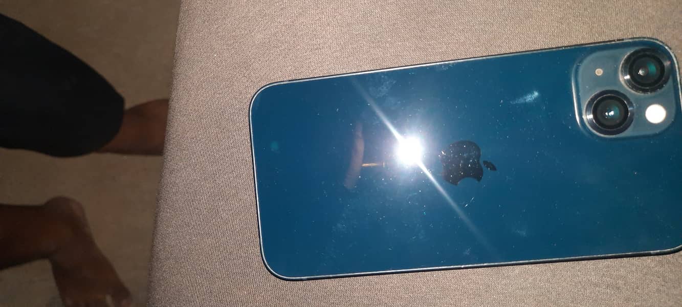 Apple iPhone 13 4