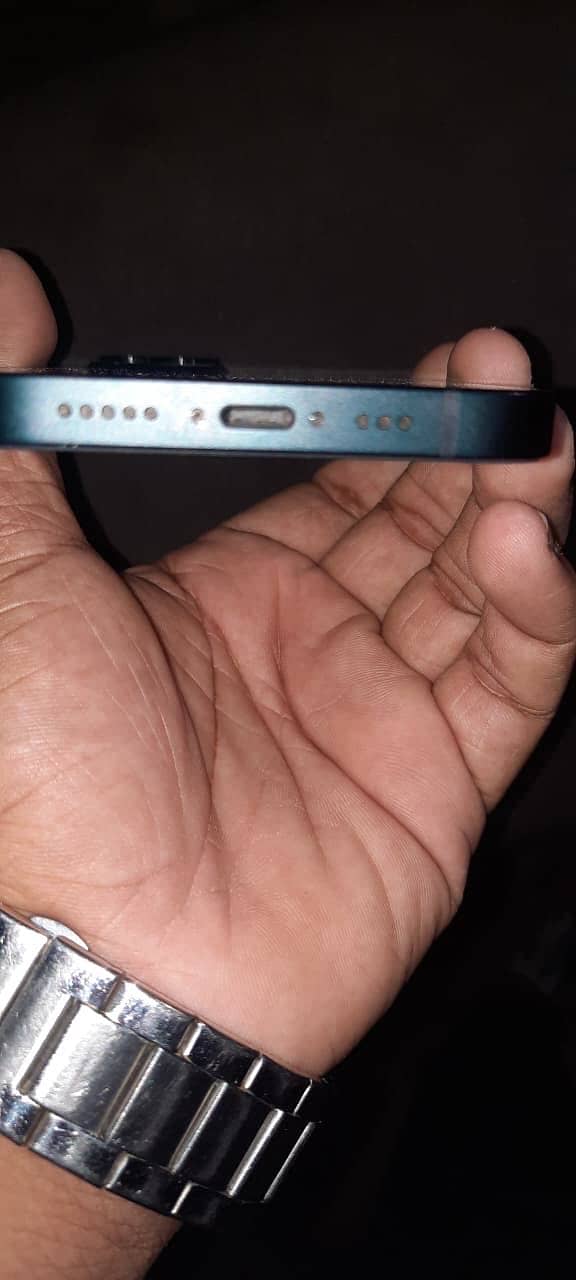 Apple iPhone 13 10