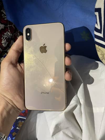 iPhone xs max golden colour