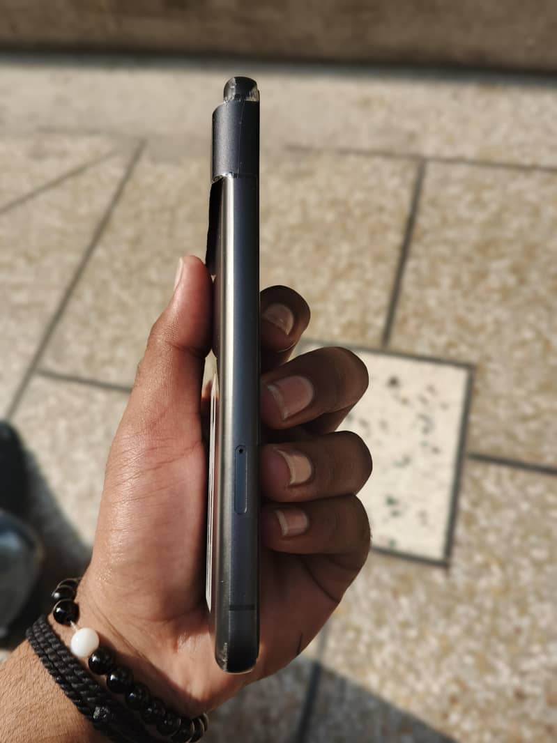 Google Pixel 8 4