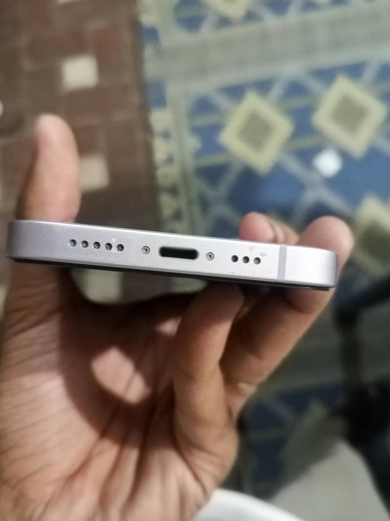 Apple iPhone 14 3
