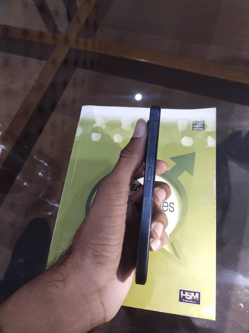 Apple iPhone 15 Pro 6