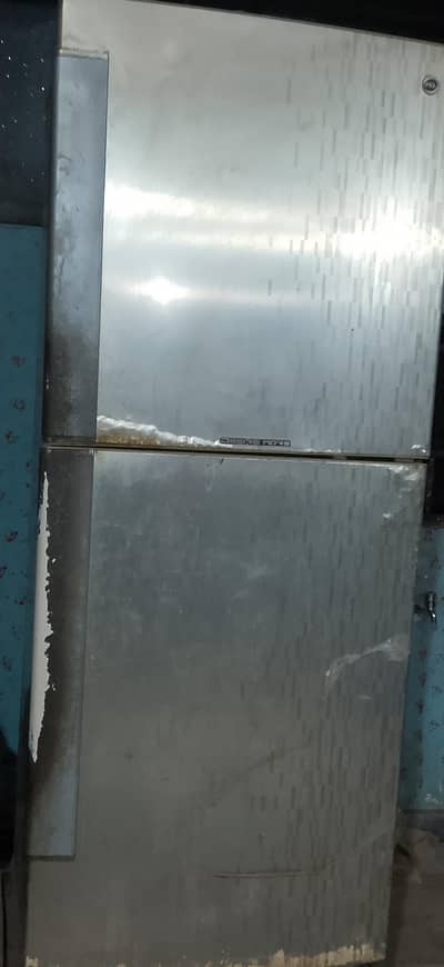 Jumbo Size Refrigerator for Sale – Excellent Condition!