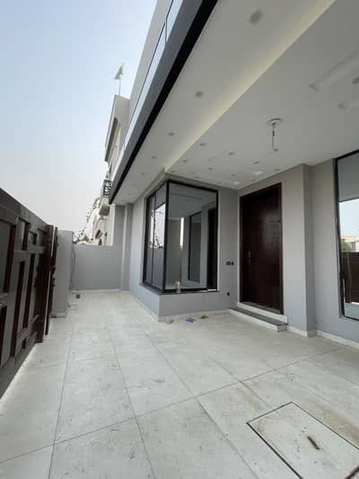 10 MARLA LIKE NEW HOUSE FOR RENT BAHRIA TOWN LAHORE