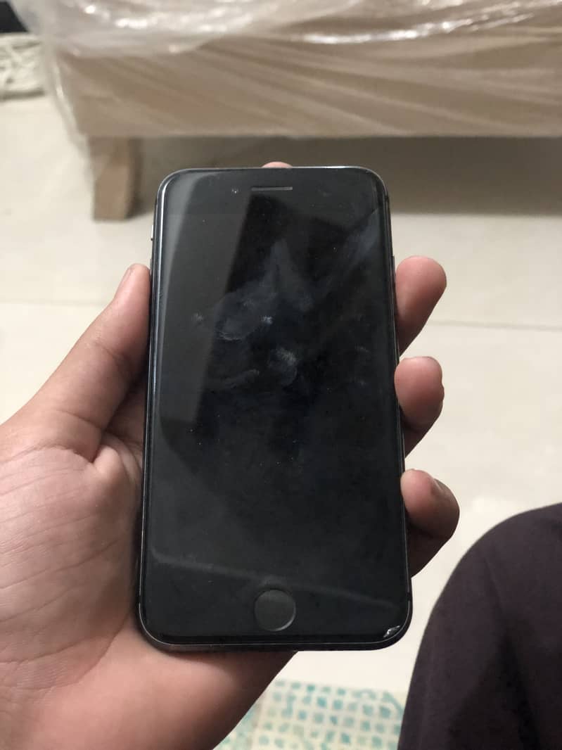 Apple iPhone 8 3
