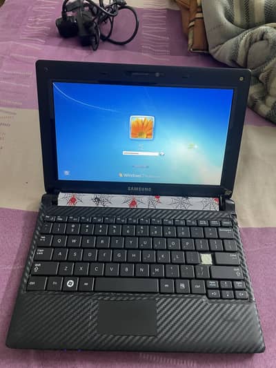 Samaung Laptop with Original Charger and original Bag