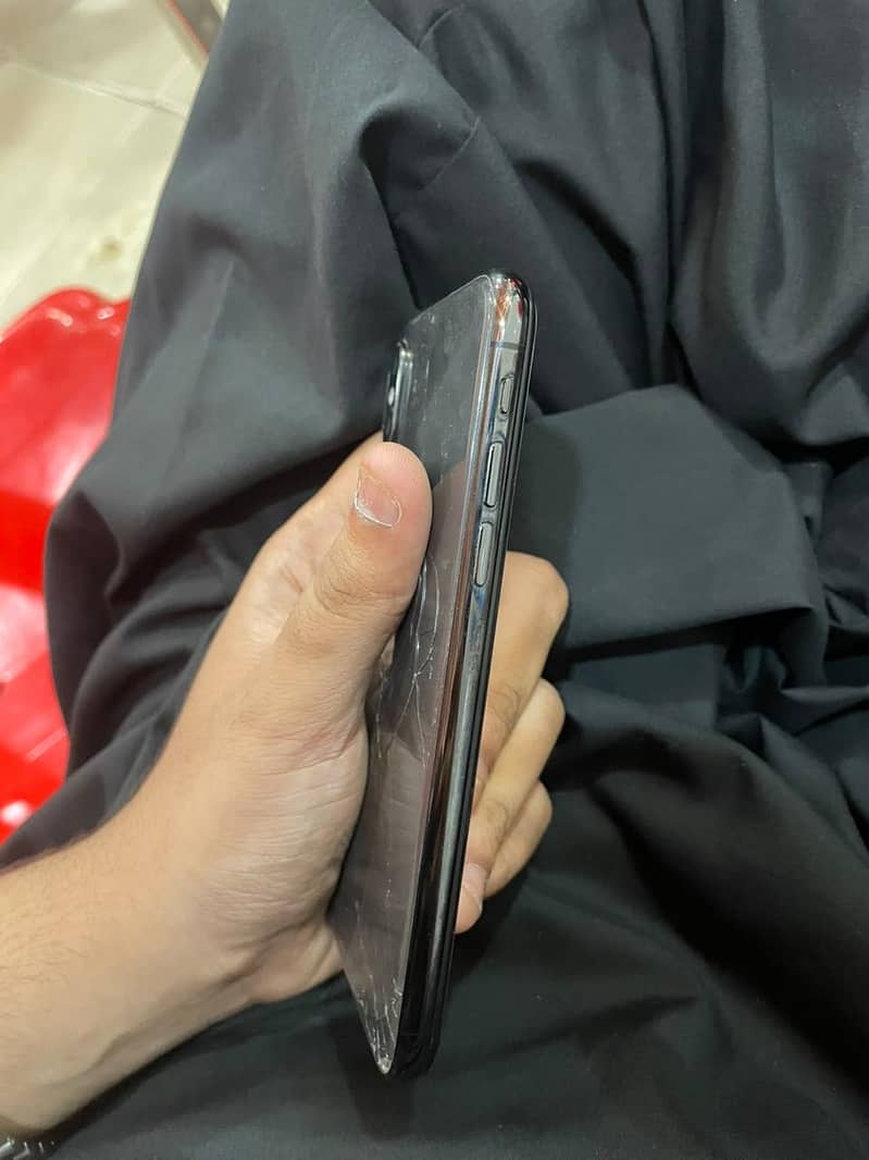 Apple iPhone X 5