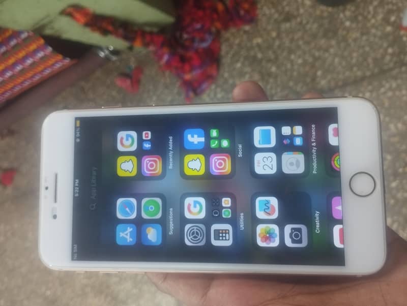 Apple iPhone 8 Plus 1