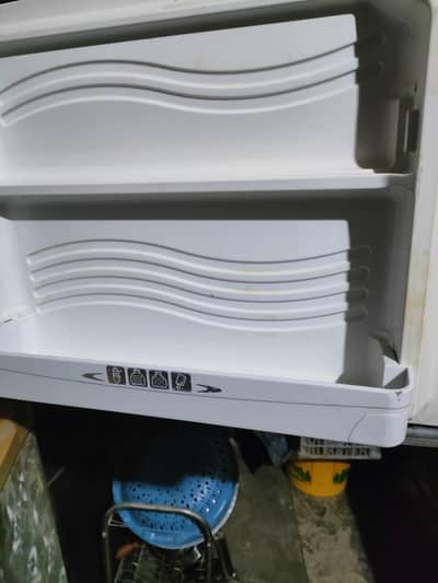 Dawlance small medium size orignal gass fast cooling