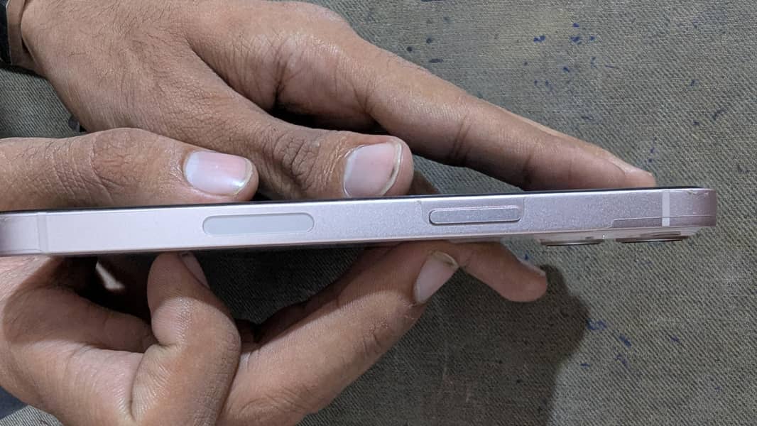 Apple iPhone 13 3