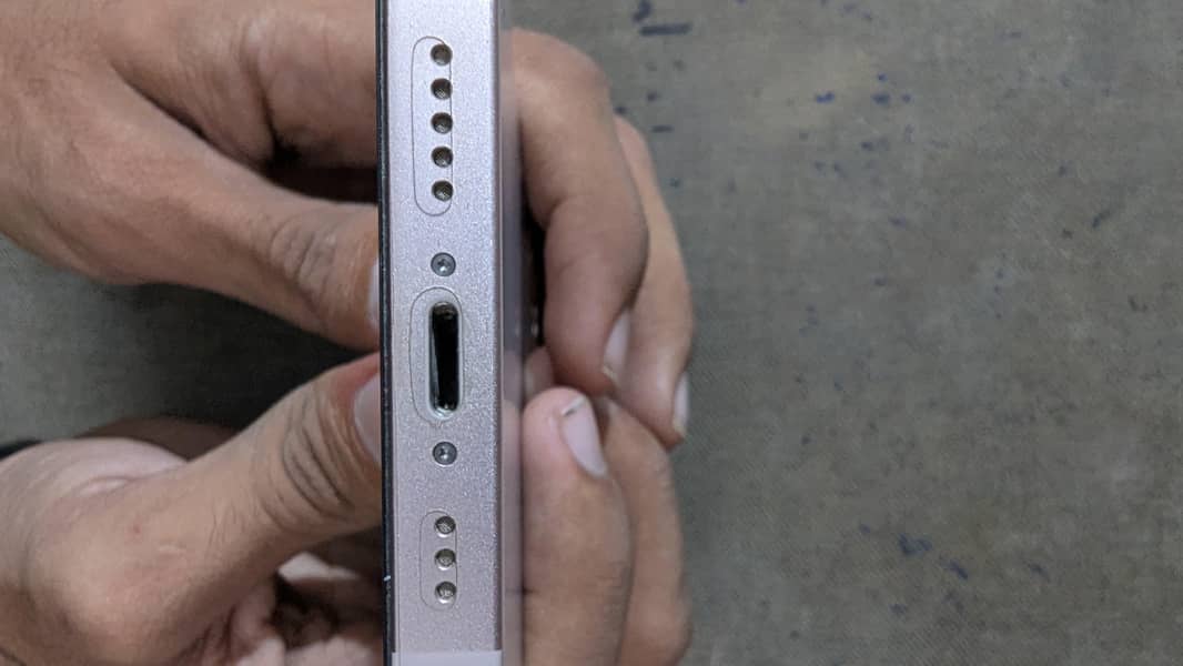 Apple iPhone 13 6
