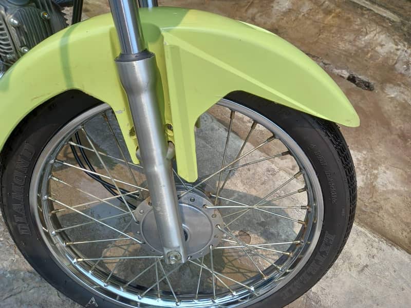 united 100cc 4