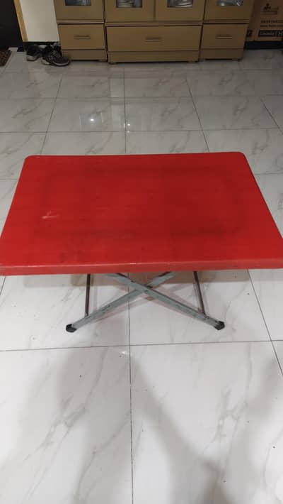 plastic 3 tabel for sale 10/9 condition