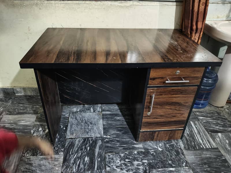 Office Table New Condition 2