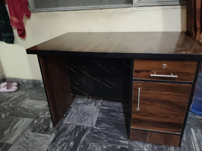 Office Table New Condition 3