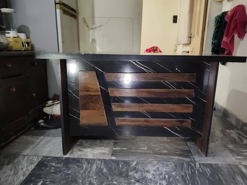 Office Table New Condition 4