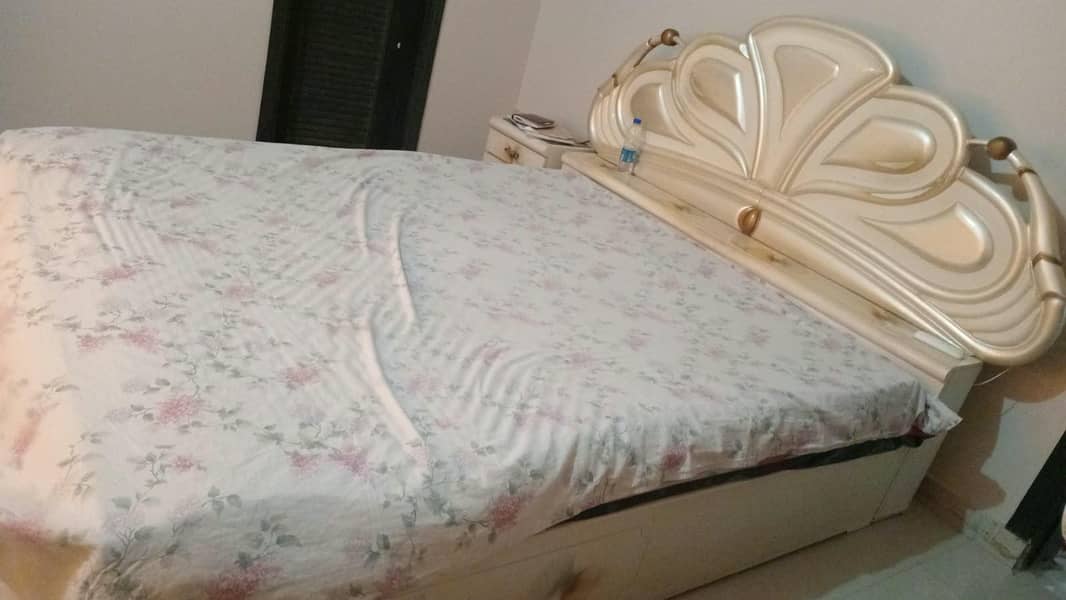 King Size Bed 0