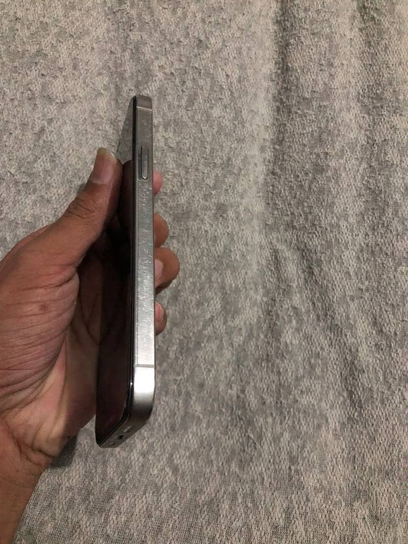 Apple iPhone 12 Pro 2