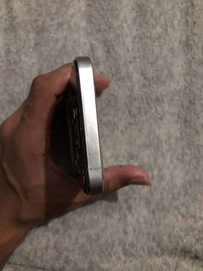 Apple iPhone 12 Pro 4