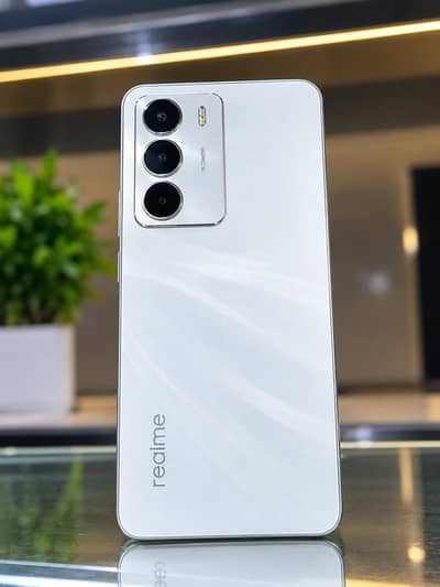 realme c71 RAM/Storage: ,8GB+ 128GB /1 month use  Battery: 6300mAh