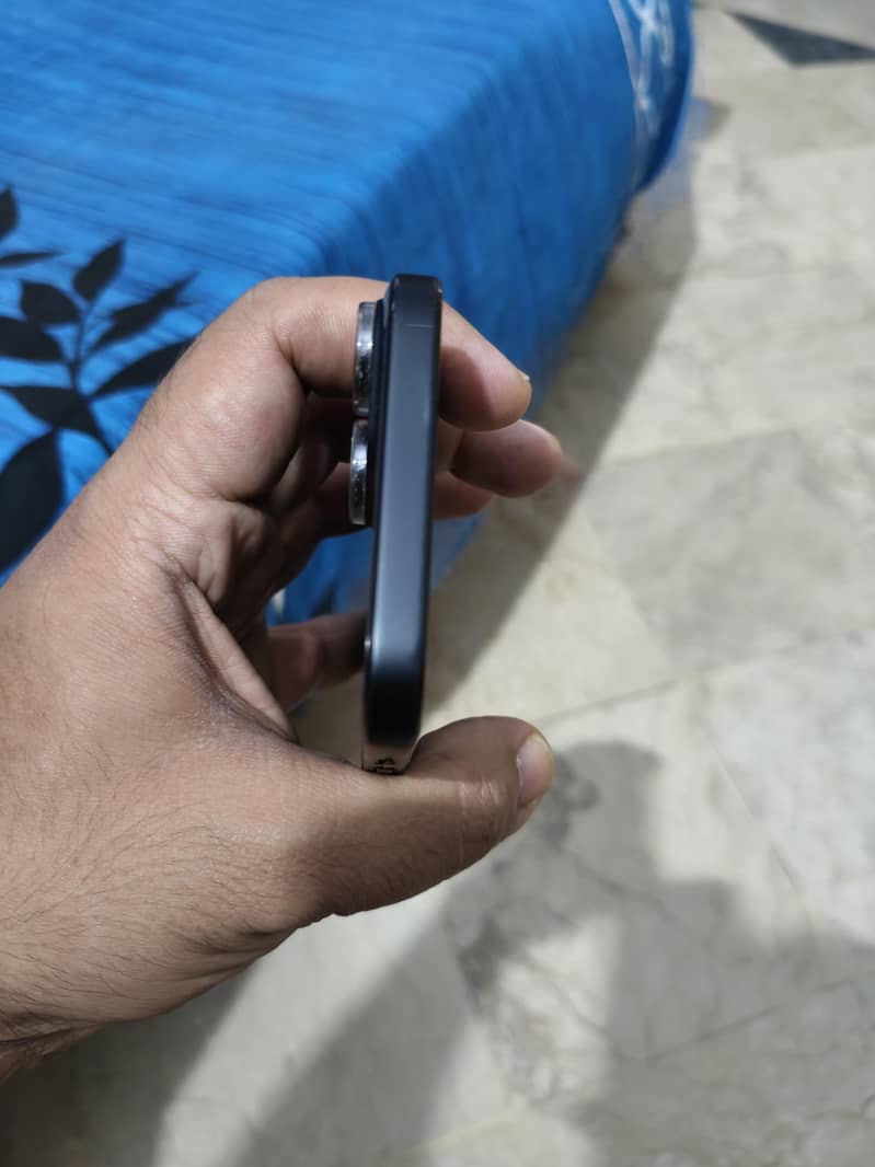Apple iPhone 15 3