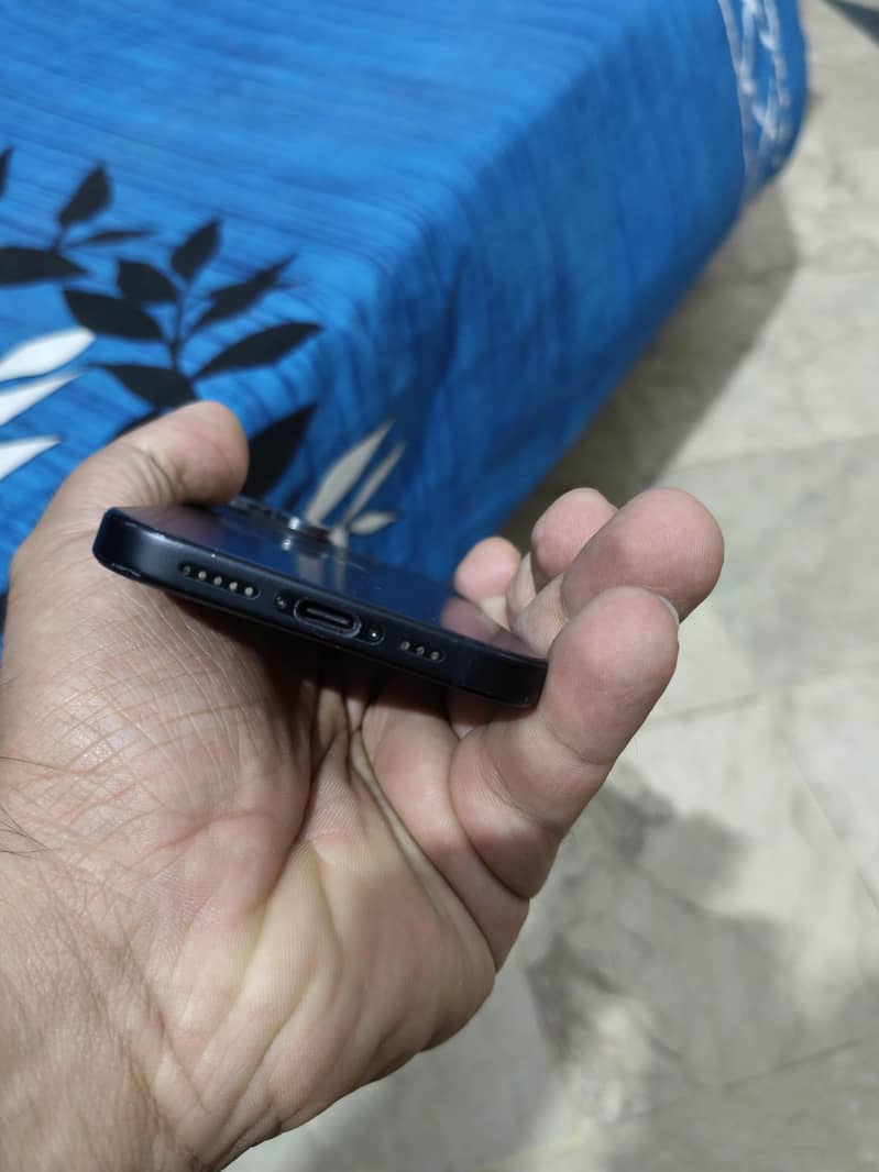 Apple iPhone 15 5