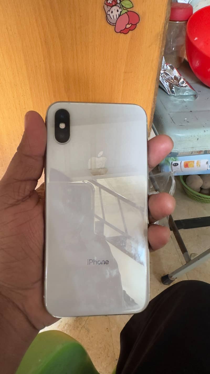 Apple iPhone X 4