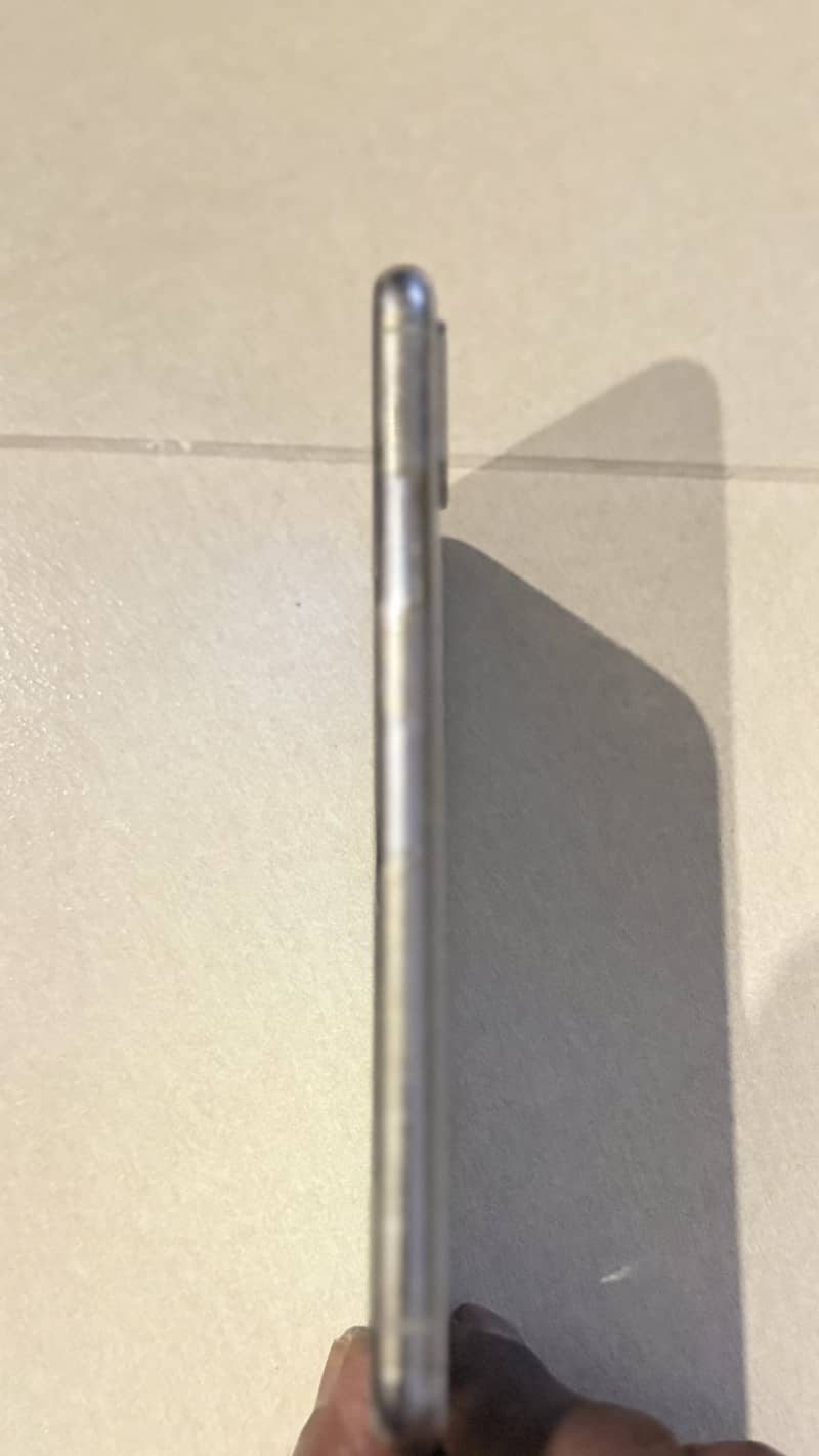 Apple iPhone X 3